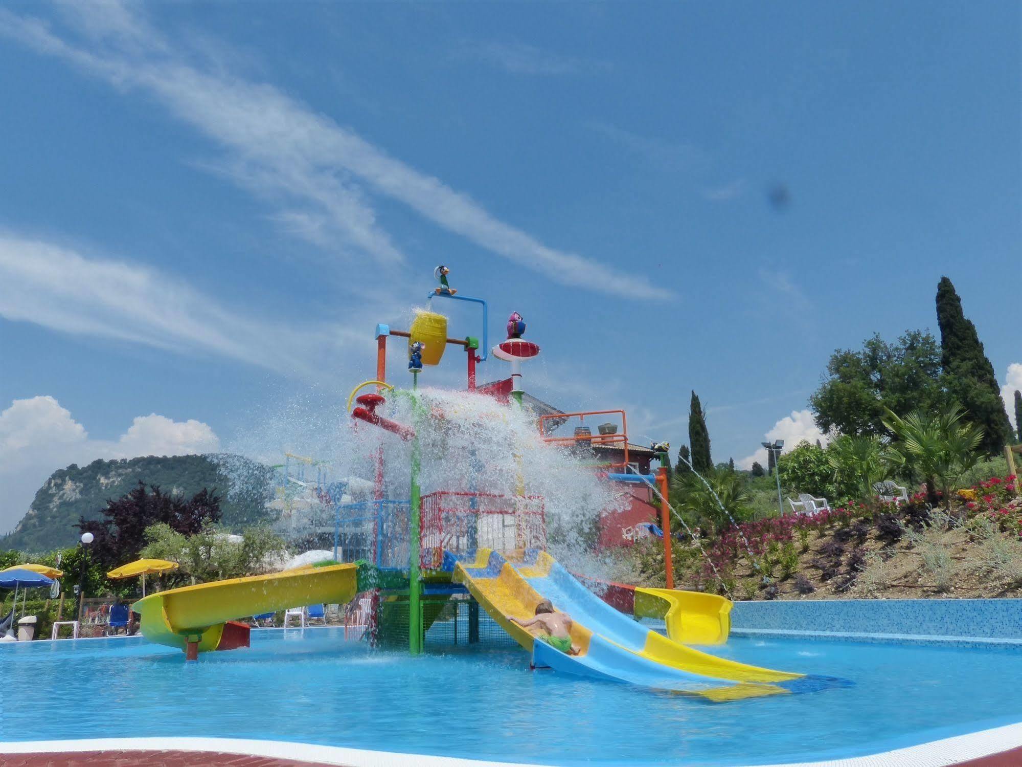 Camping Serenella Бардоліно Екстер'єр фото
